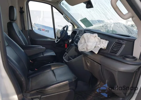 2024 Ford Transit-250 z USA, uszkodzony, nr VIN 1FTBR1C81RKA92291